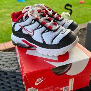 Toddler red black and white air max plus 7c